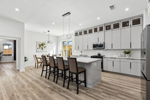 3510 Navaro Street, Dallas, TX 75212