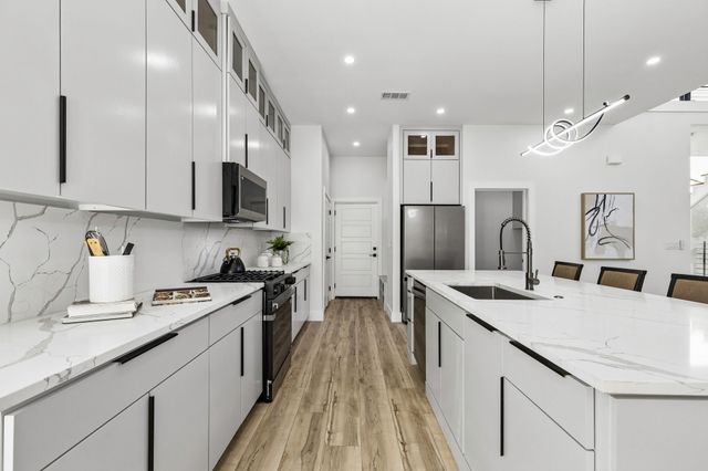 3510 Navaro Street, Dallas, TX 75212