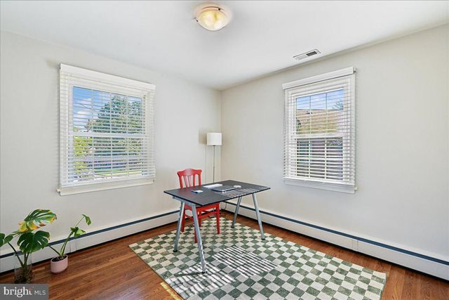 6112 FOX HILL ST, Springfield, VA 22150