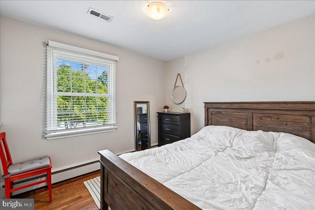 6112 FOX HILL ST, Springfield, VA 22150