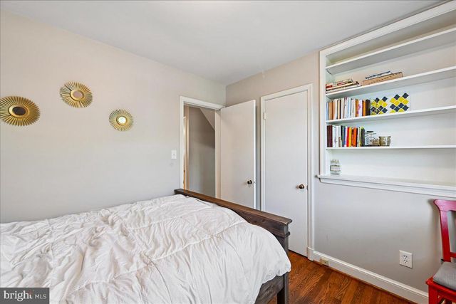 6112 FOX HILL ST, Springfield, VA 22150