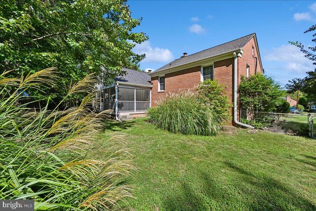 6112 FOX HILL ST, Springfield, VA 22150