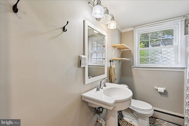 6112 FOX HILL ST, Springfield, VA 22150