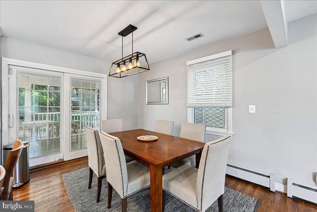 6112 FOX HILL ST, Springfield, VA 22150