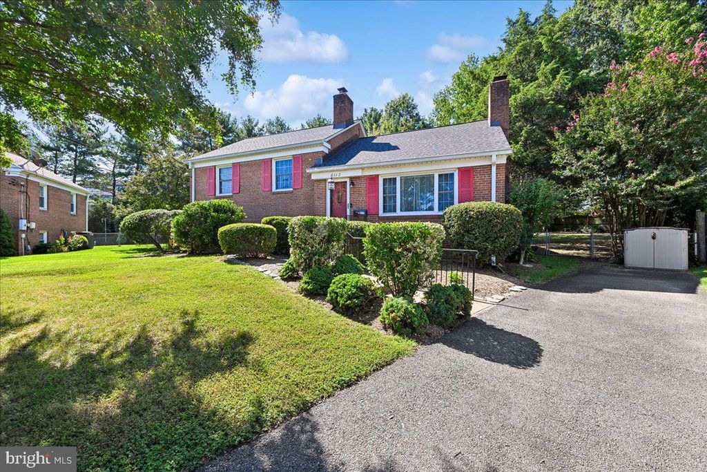 6112 FOX HILL ST, Springfield, VA 22150