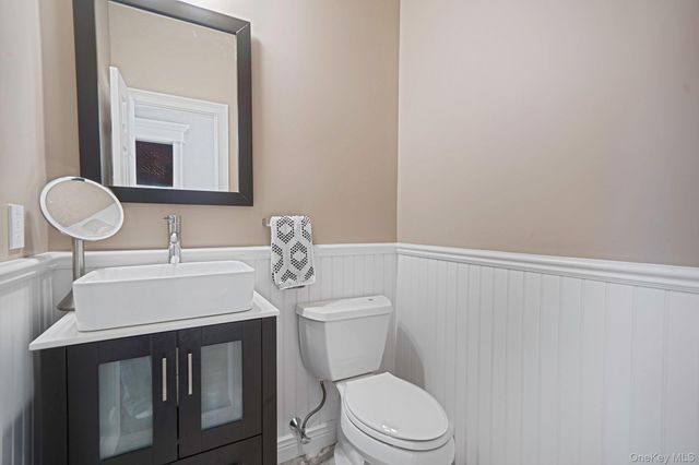 4 Jordan Drive, Medford, NY 11763