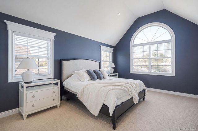 4 Jordan Drive, Medford, NY 11763