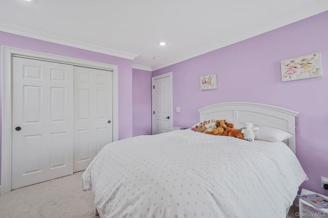 4 Jordan Drive, Medford, NY 11763