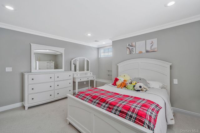 4 Jordan Drive, Medford, NY 11763