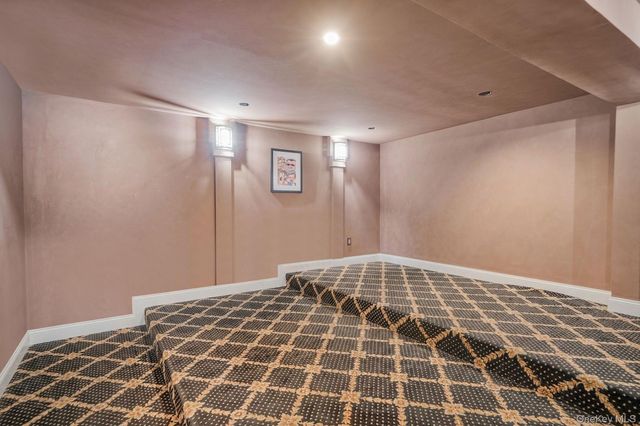 4 Jordan Drive, Medford, NY 11763