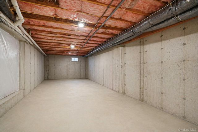 4 Jordan Drive, Medford, NY 11763