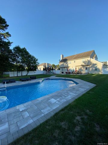 4 Jordan Drive, Medford, NY 11763