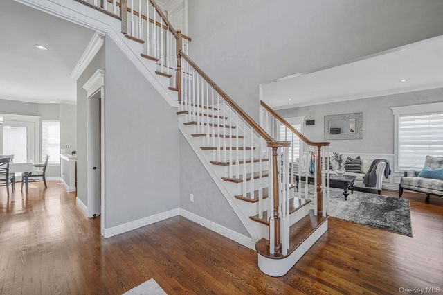 4 Jordan Drive, Medford, NY 11763