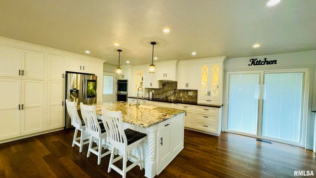 1209 Election Drive, Benton, IL 62812