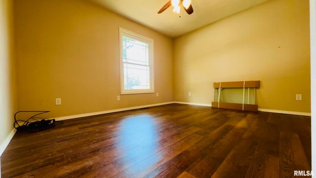 1209 Election Drive, Benton, IL 62812