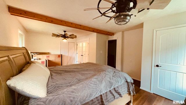 1209 Election Drive, Benton, IL 62812