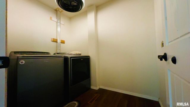 1209 Election Drive, Benton, IL 62812