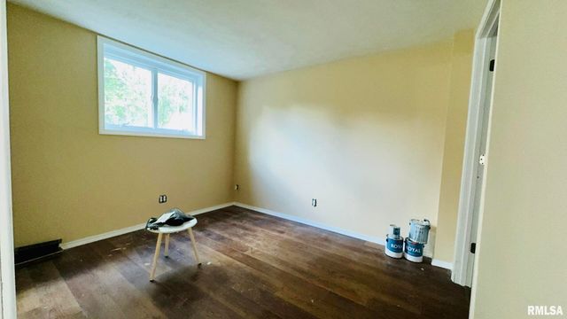 1209 Election Drive, Benton, IL 62812