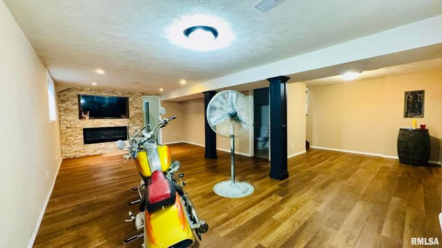 1209 Election Drive, Benton, IL 62812