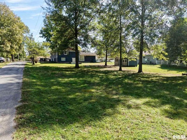 1209 Election Drive, Benton, IL 62812