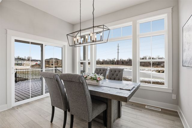 3010 Trailside Dr, Robins, IA 52328