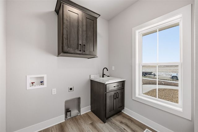 3010 Trailside Dr, Robins, IA 52328