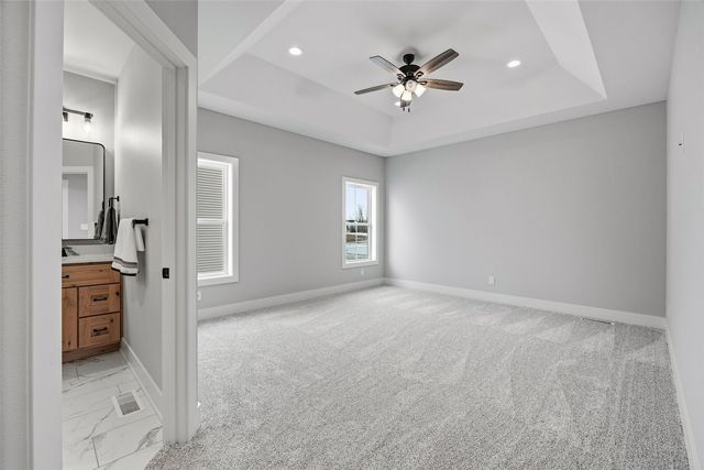 3010 Trailside Dr, Robins, IA 52328