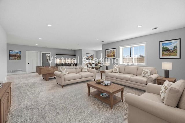 3010 Trailside Dr, Robins, IA 52328