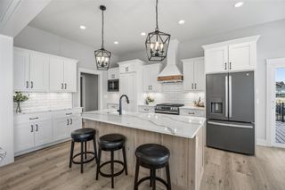 3010 Trailside Dr, Robins, IA 52328