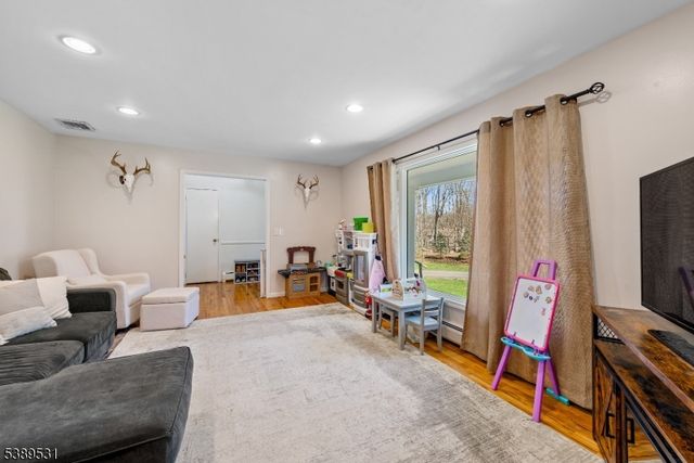 60 W Springtown Rd, Washington Twp., NJ 07853