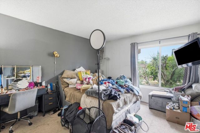 12940 Riverside Drive 201, Los Angeles, CA 91423