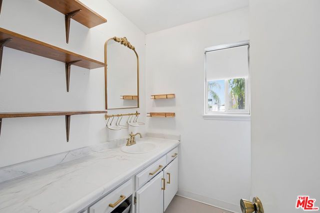 12940 Riverside Drive 201, Los Angeles, CA 91423