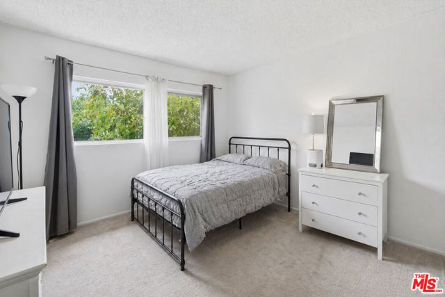 12940 Riverside Drive 201, Los Angeles, CA 91423
