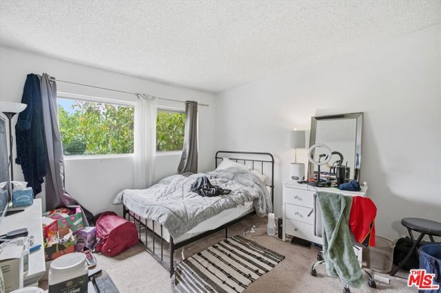 12940 Riverside Drive 201, Los Angeles, CA 91423