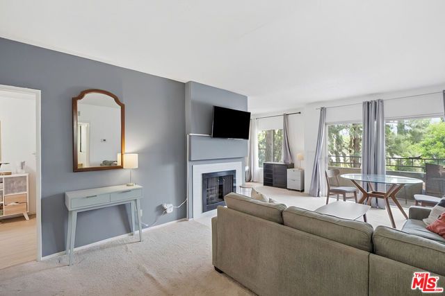 12940 Riverside Drive 201, Los Angeles, CA 91423