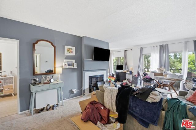 12940 Riverside Drive 201, Los Angeles, CA 91423