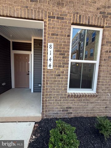 8144 FOXWOOD DR, Manassas, VA 20109