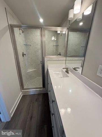 8144 FOXWOOD DR, Manassas, VA 20109