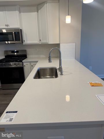 8144 FOXWOOD DR, Manassas, VA 20109