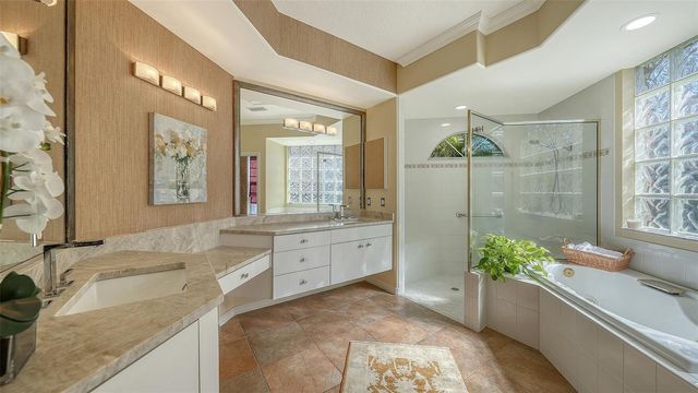 8544 PARK SHORE LANE, Sarasota, FL 34238