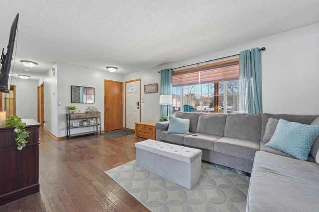 9651 Mill Trail Lane, Monticello, MN 55362