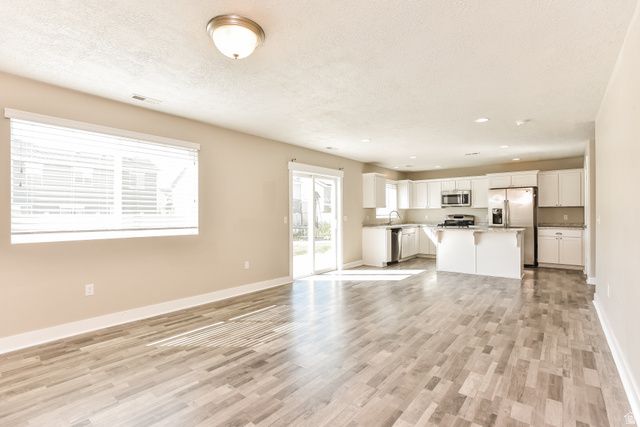 3562 S BRIDGEVIEW LN, Syracuse, UT 84075