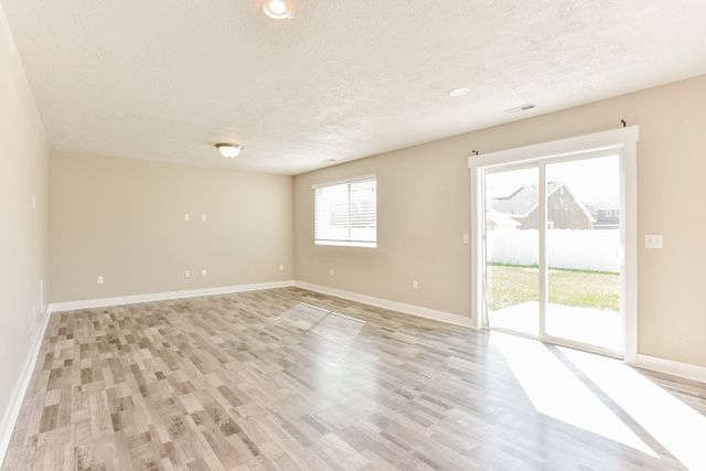 3562 S BRIDGEVIEW LN, Syracuse, UT 84075