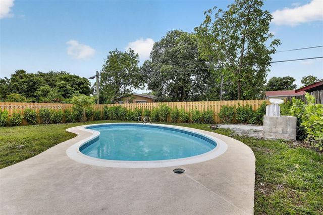 6250 NW 14th Street, Sunrise, FL 33313