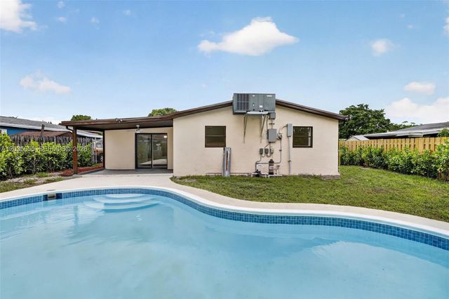 6250 NW 14th Street, Sunrise, FL 33313