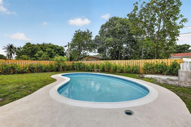 6250 NW 14th Street, Sunrise, FL 33313