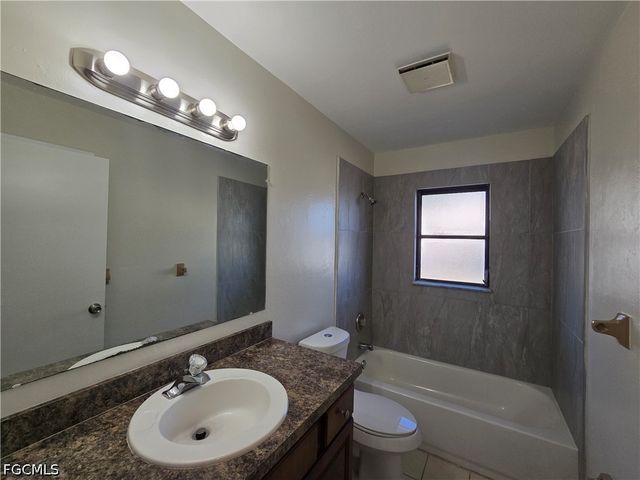 4803 Triton CT E 1, Cape Coral, FL 33904