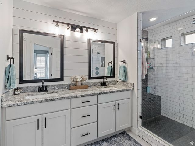 6453 W MOON VALLEY DR, South Jordan, UT 84009