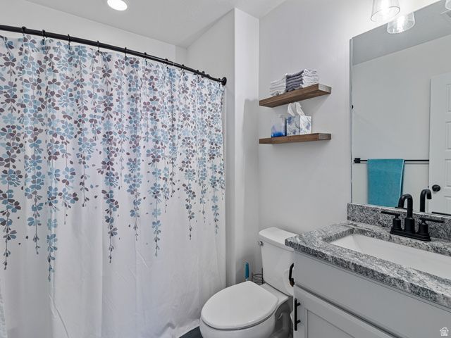 6453 W MOON VALLEY DR, South Jordan, UT 84009