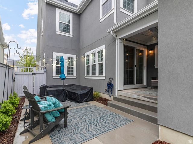 6453 W MOON VALLEY DR, South Jordan, UT 84009